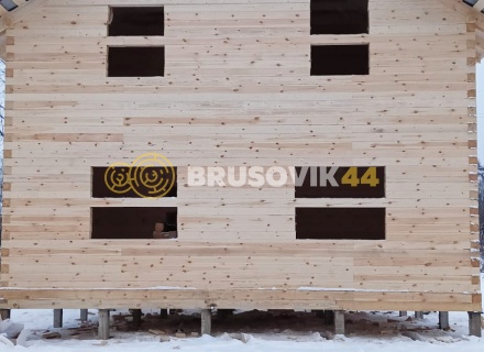 Полутораэтажный дом 8х8м из профилированного бруса 145х145мм в посёлке Насыриха, г. Ярославль