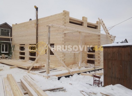 Полутораэтажный дом 6х12 м с террасой из профилированного бруса 145х195 мм по индивидуальному проекту в городе Ярославль
