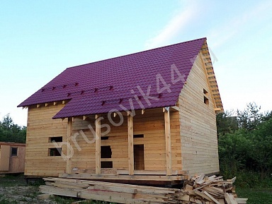 Дом из бруса с крыльцом - фото процесса строительства